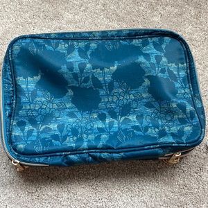Toiletries travel bag